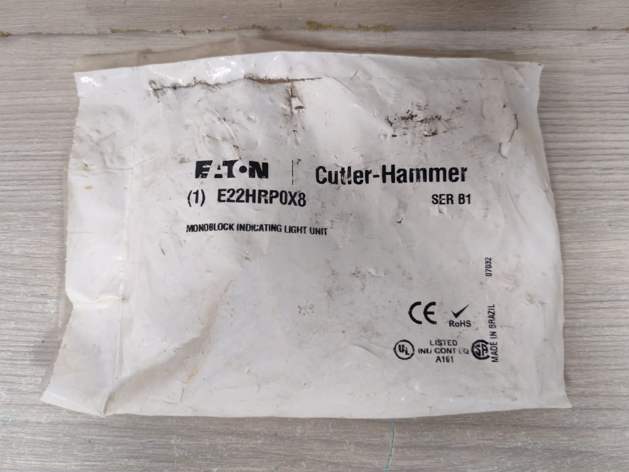 Eaton E22HRP0X8 Eaton Cutler-Hammer E22HRP0X8 White Monoblock Indicating Light Unit 8