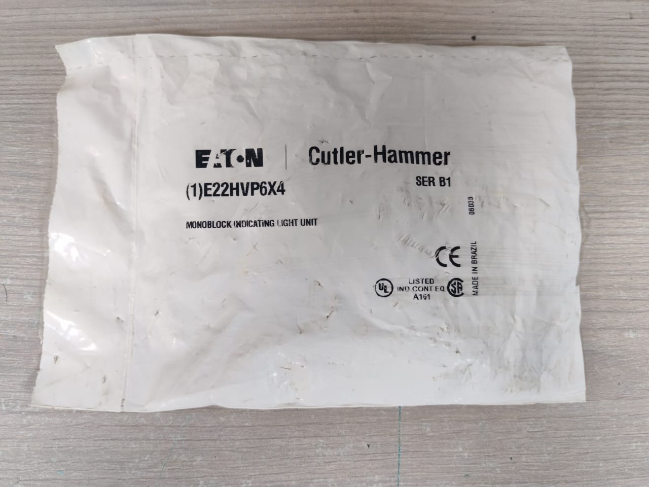 Eaton E22HVP6X4 Eaton Cutler-Hammer E22HVP6X4 Blue Monoblock Indicating Light Unit 8