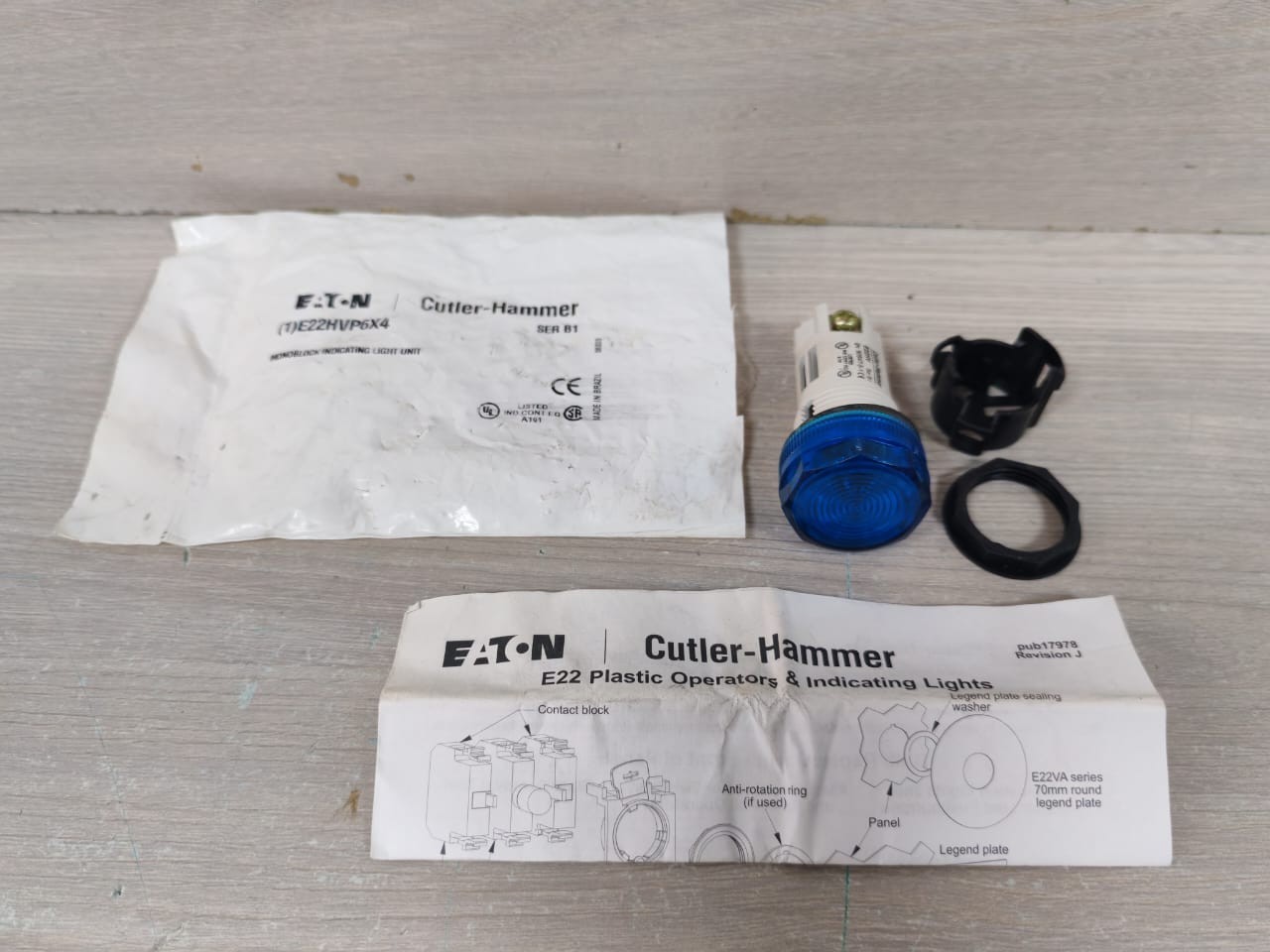 Eaton Cutler-Hammer E22HVP6X4 Blue Monoblock Indicating Light Unit