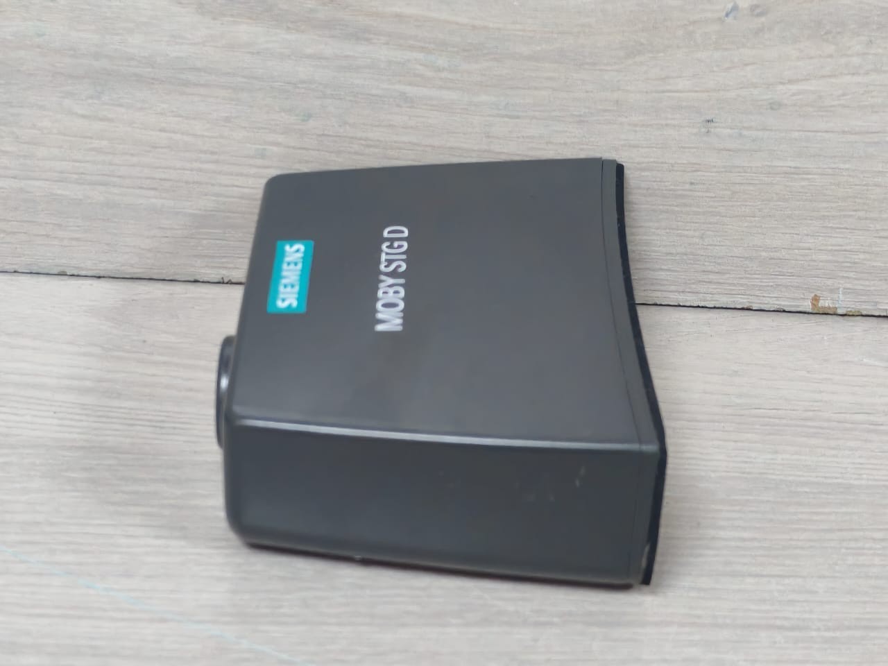 Siemens 6GT2603-1AA10 Siemens 6GT2603-1AA10 MOBY D reading head for handheld terminal STG D 9