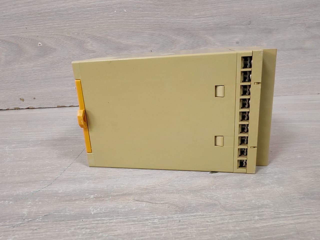 Omron G9S301 Omron G9S-301 DC24V Safety Relay Unit 240VAC 7