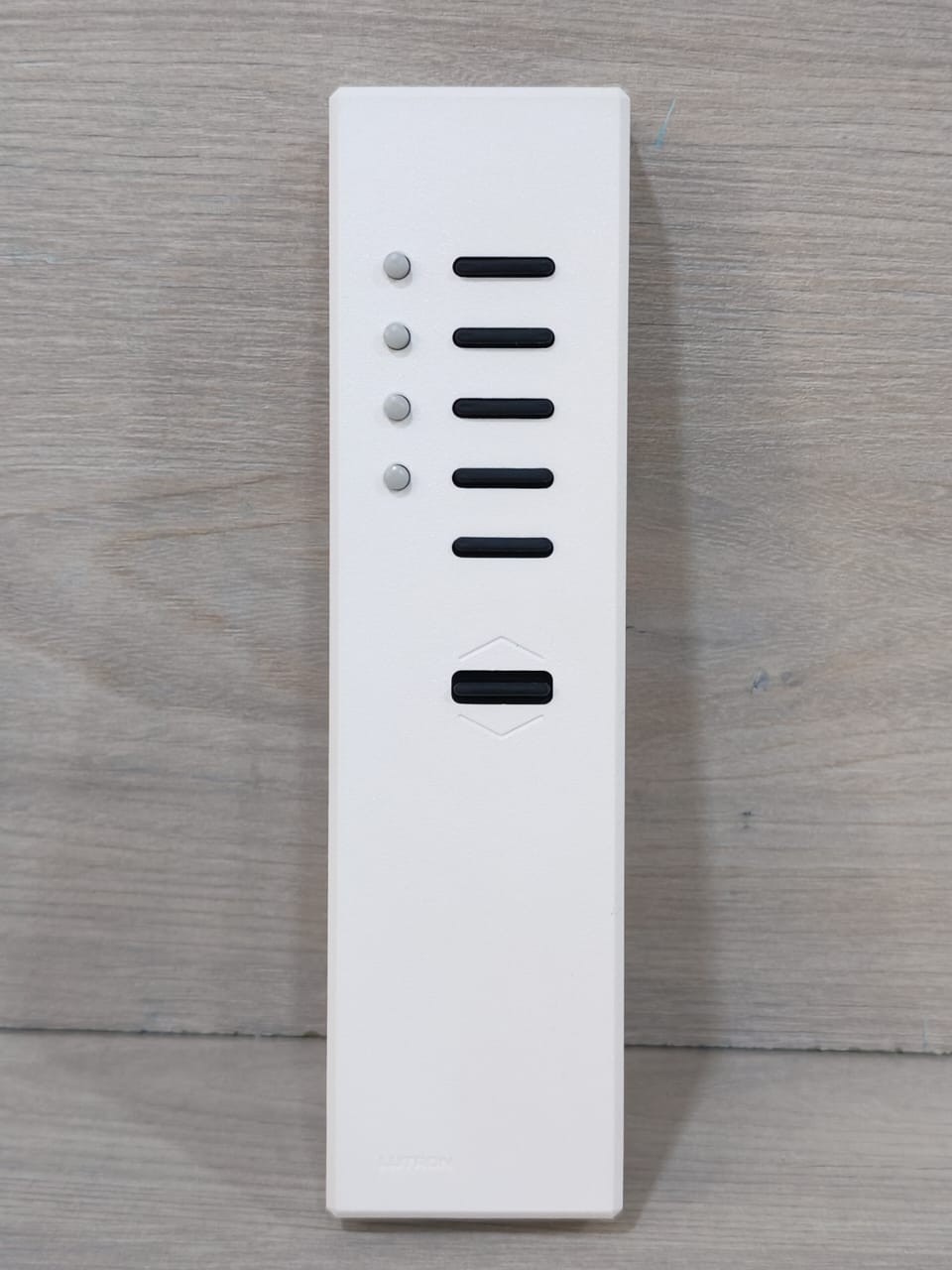 Lutron GRX-8IT-WH Lutron GRX-8IT-WH 8-Scene Wireless Remote Control 2