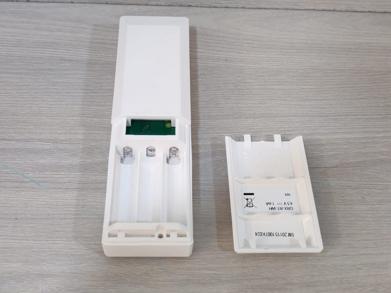 Lutron GRX-8IT-WH Lutron GRX-8IT-WH 8-Scene Wireless Remote Control 4