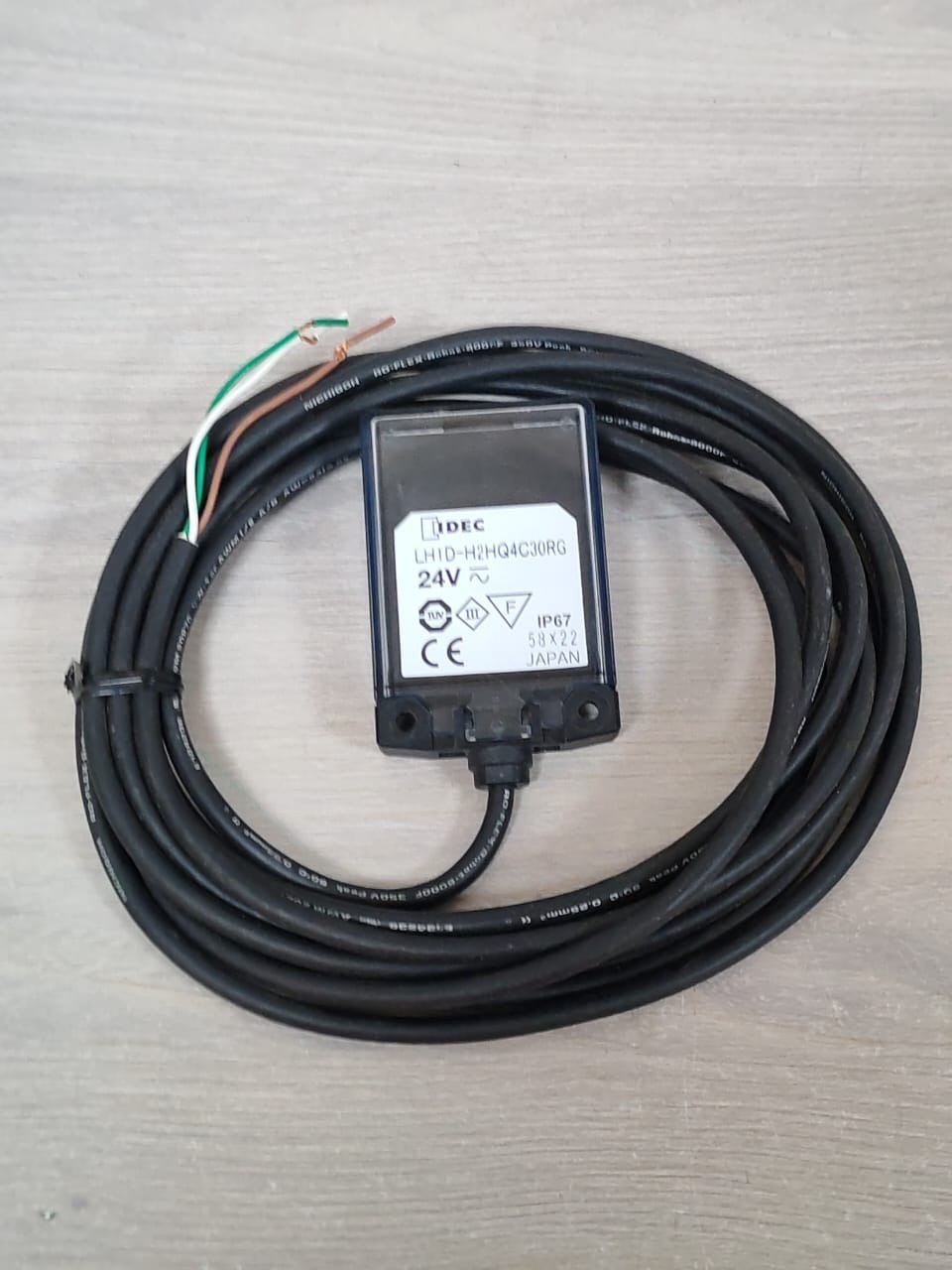 IDEC LH1D-H2HQ4C30RG IDEC LH1D-H2HQ4C30RG LED SIGNAL INDICATOR LIGHT 24V 3