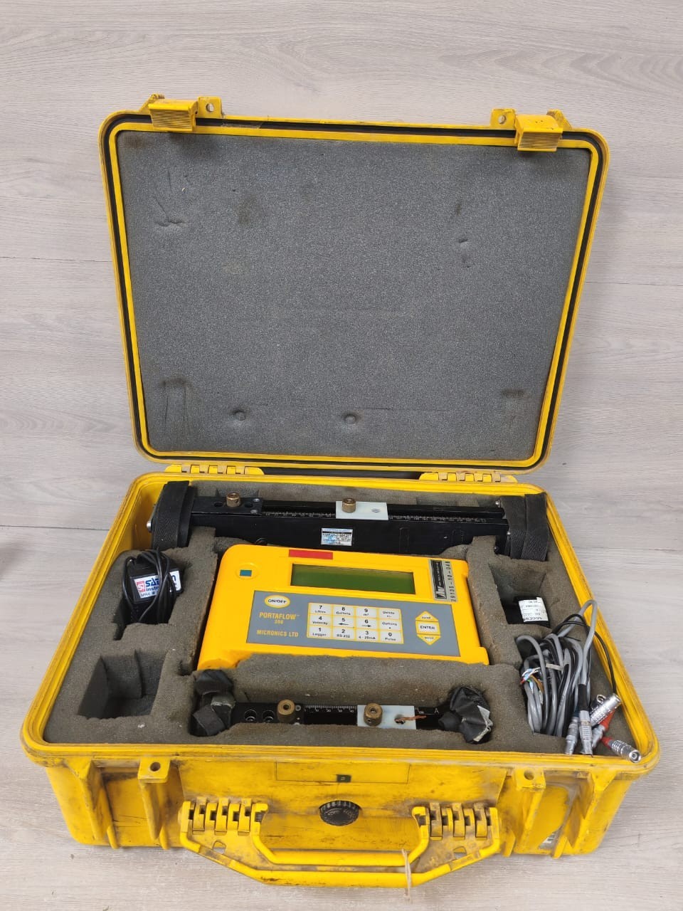 MICRONICS PORTAFLOW-300 MICRONICS LTD PORTAFLOW 300 ULTRASONIC FLOW METER- INCOMPLETE ACCESSORIES 2