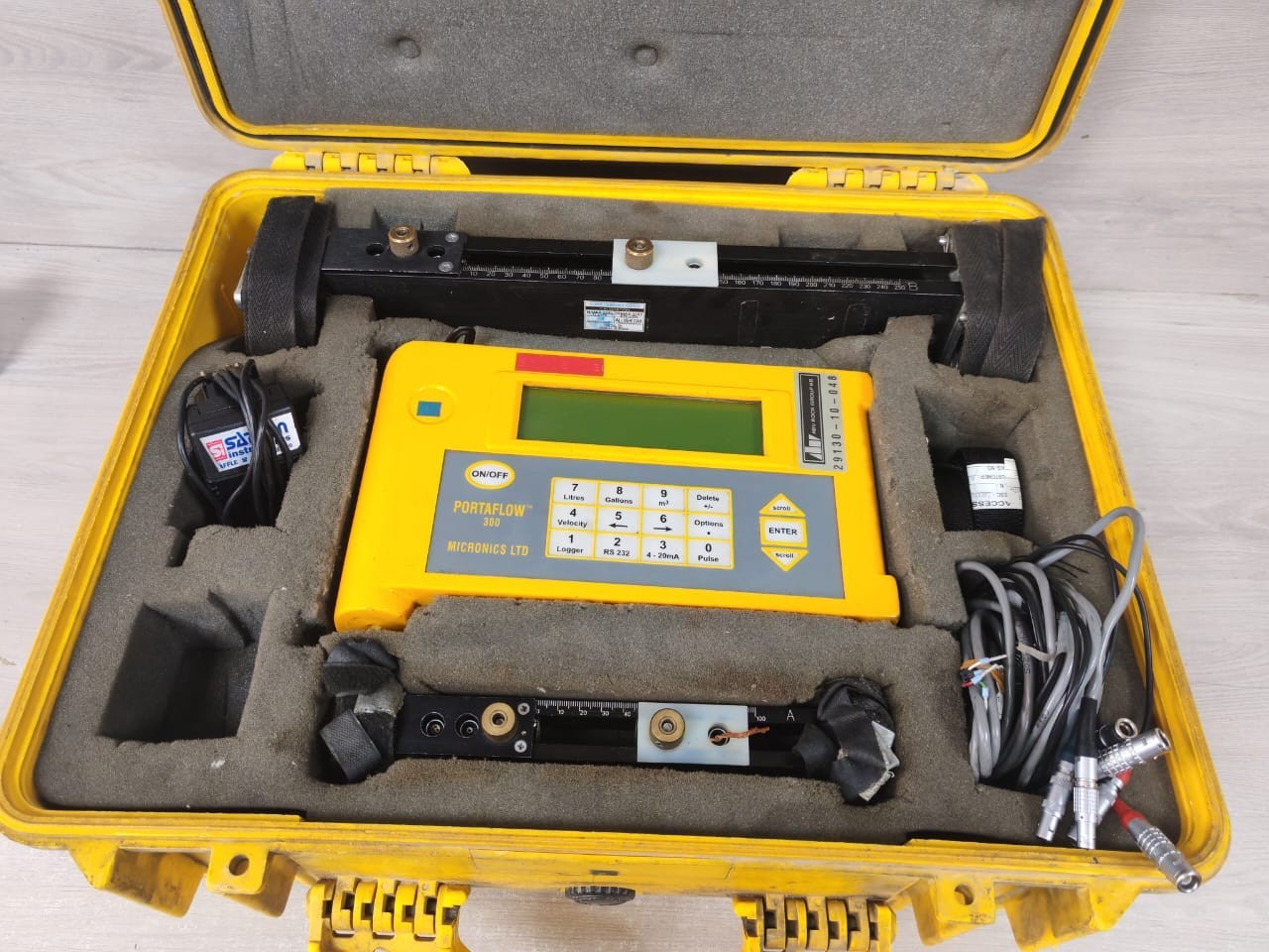 MICRONICS PORTAFLOW-300 MICRONICS LTD PORTAFLOW 300 ULTRASONIC FLOW METER- INCOMPLETE ACCESSORIES 3