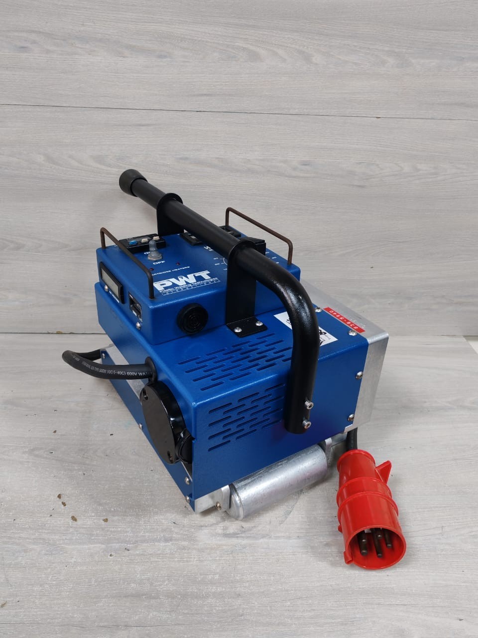 PLASTIC WELDING TECHNOLOGIES WEDGE-IT 2000 SERIES 836-5940 PWT WEDGE-IT 2000 SERIES 836-5940 TEMPERATURE & SPEED CONTROL 7