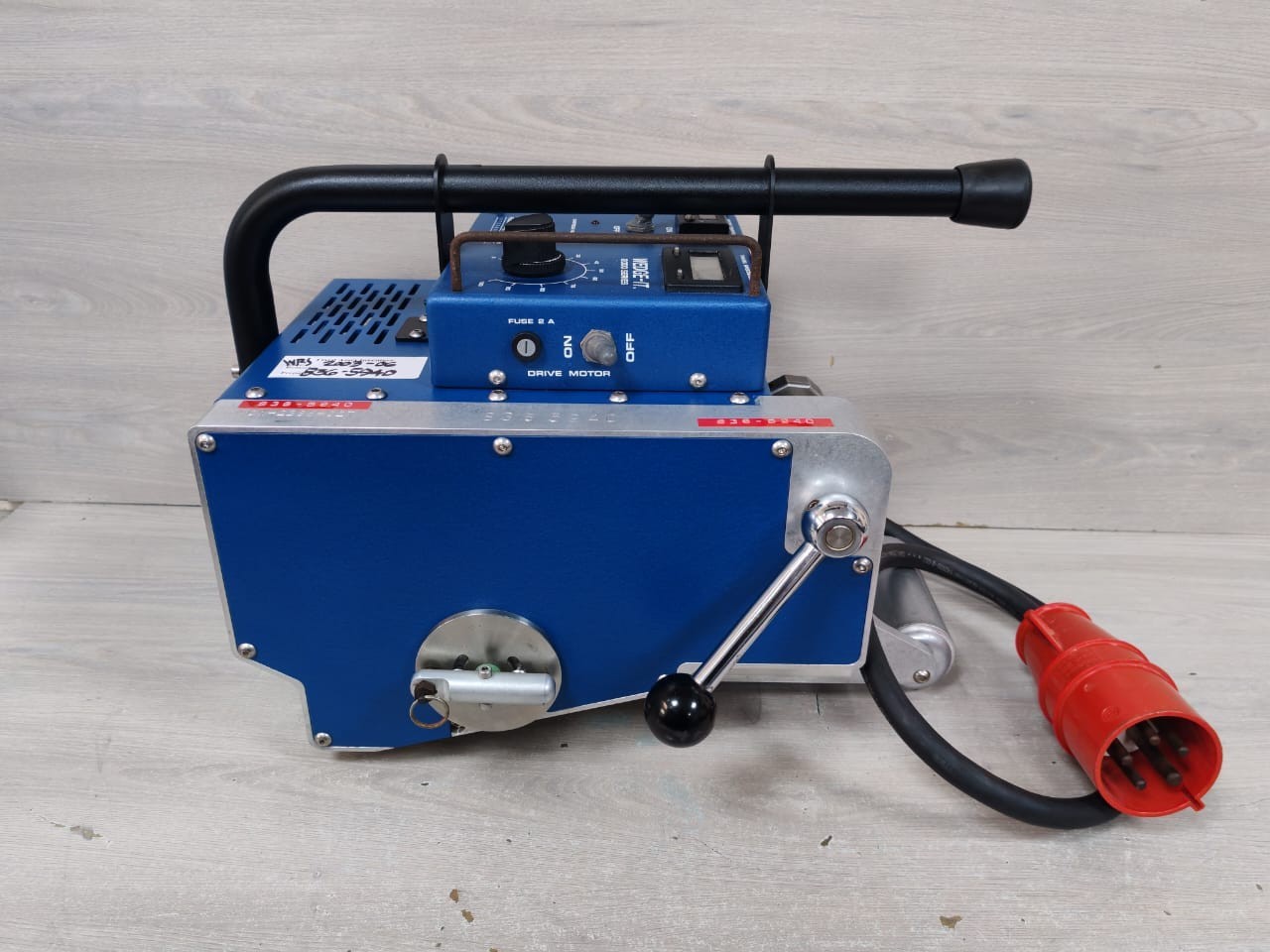 PLASTIC WELDING TECHNOLOGIES WEDGE-IT 2000 SERIES 836-5940 PWT WEDGE-IT 2000 SERIES 836-5940 TEMPERATURE & SPEED CONTROL 9