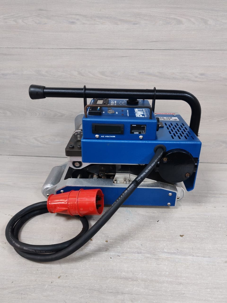 PLASTIC WELDING TECHNOLOGIES WEDGE-IT 2000 SERIES 836-5940 PWT WEDGE-IT 2000 SERIES 836-5940 TEMPERATURE & SPEED CONTROL 10