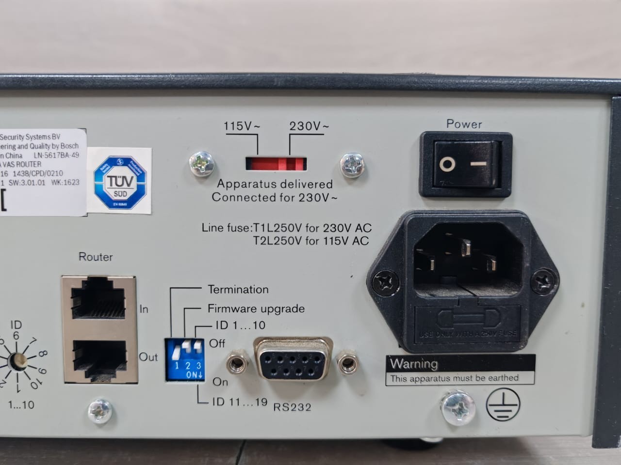 Bosch F01U512627 Bosch LBB1992/00 Plena Voice Alarm Router F01U512627 6