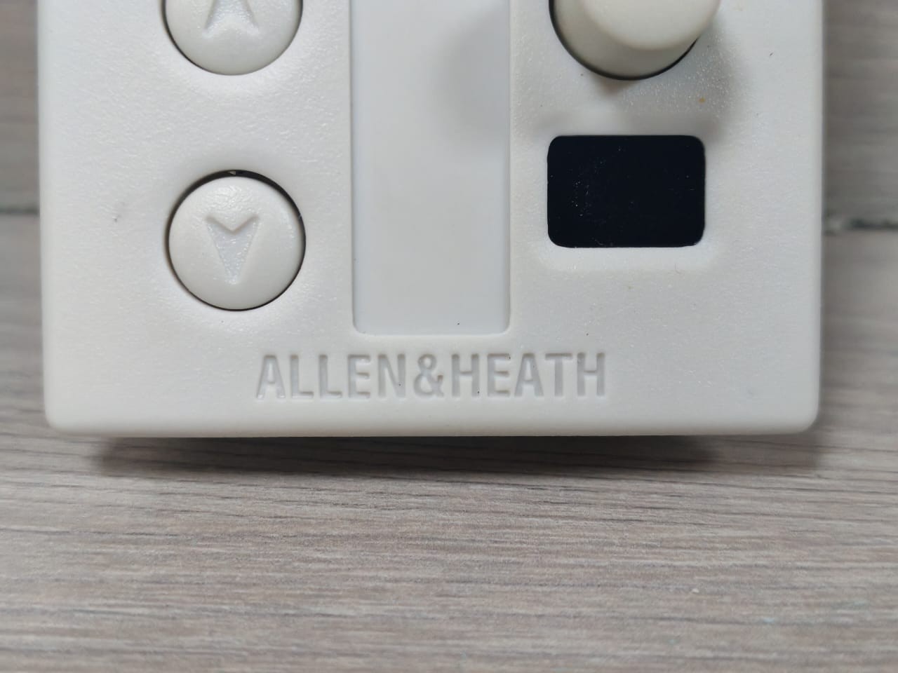 ALLEN & HEATH PL-4/UK ALLEN & HEATH PL-4/UK REMOTE CONTROL WALLPLATE 3