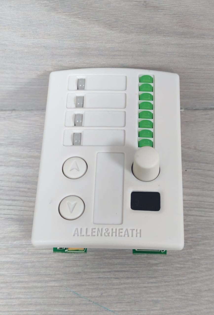 ALLEN & HEATH PL-4/UK ALLEN & HEATH PL-4/UK REMOTE CONTROL WALLPLATE 6