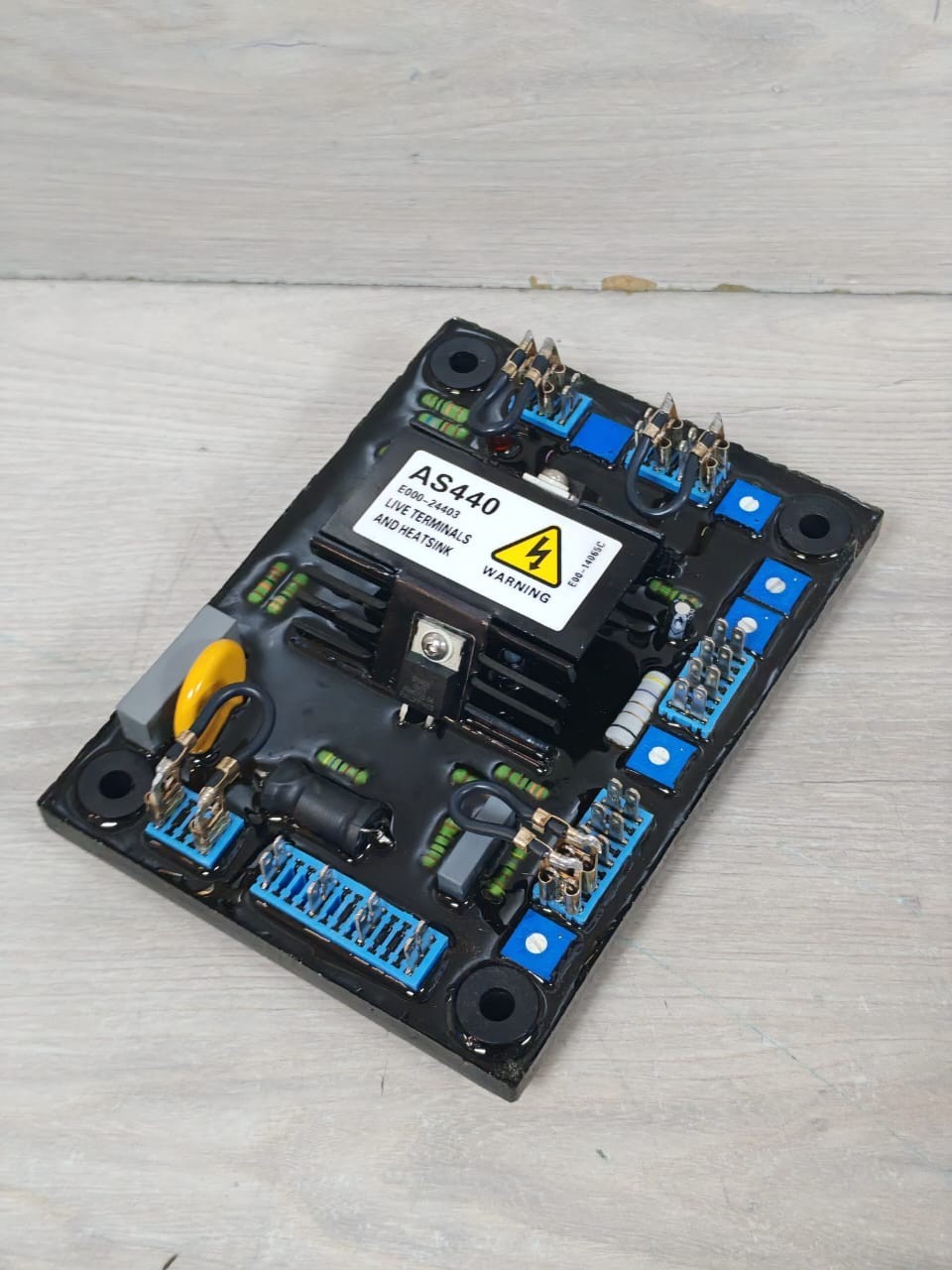 Unbranded AS440 AVR AS440 Automatic Voltage Regulator E000-24403 LIVE TERMINALS AND HEATSINK 4