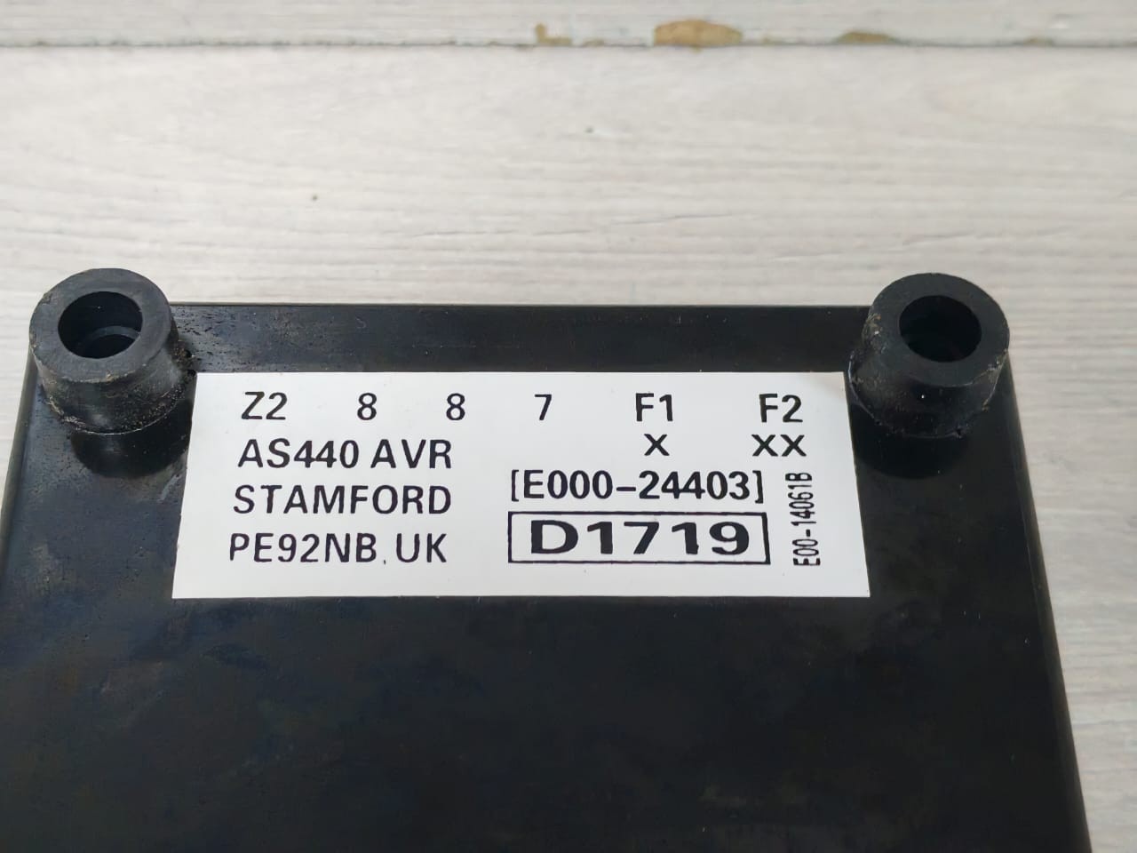 Unbranded AS440 AVR AS440 Automatic Voltage Regulator E000-24403 LIVE TERMINALS AND HEATSINK 8