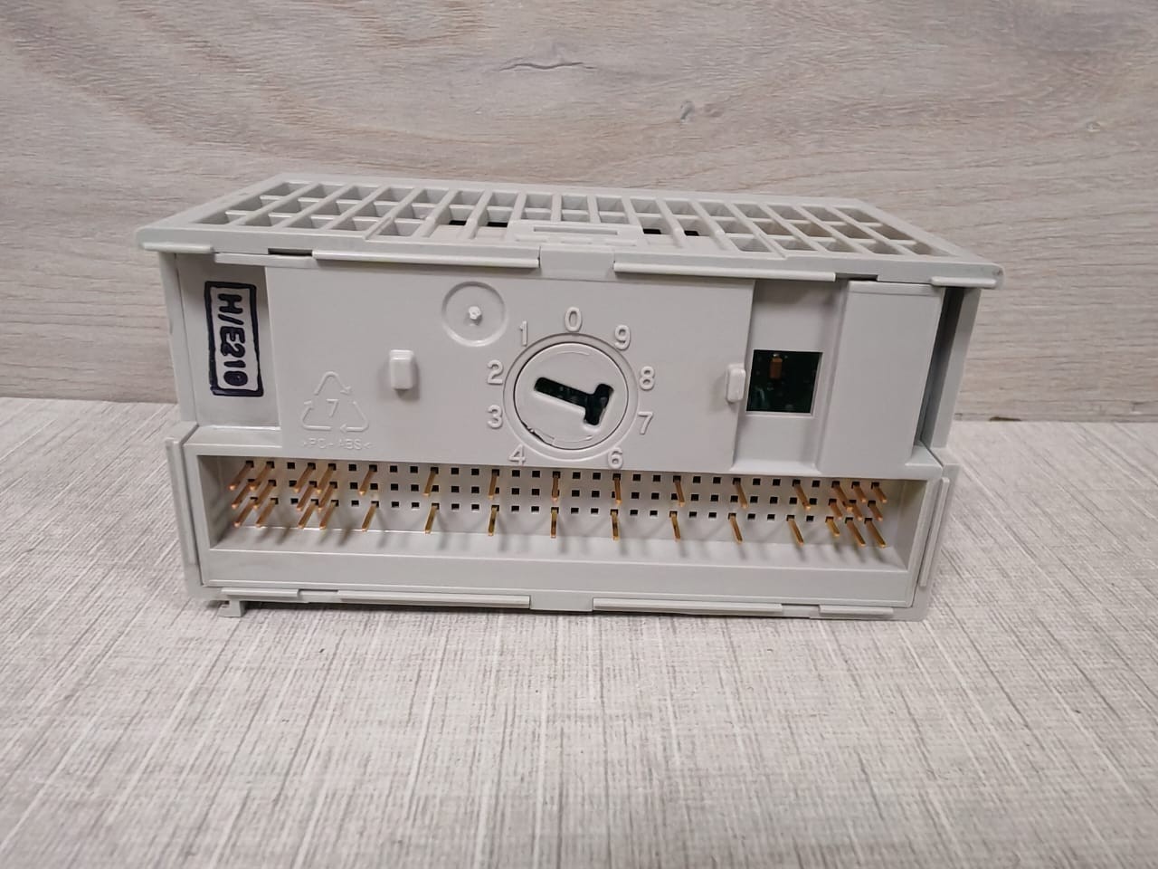 Allen-Bradley 1794-IB10X0B6 /1794-TB3 SER.A ALLEN-BRADLEY 1794-IB10X0B6 /1794-TB3 SER.A FLEX I/O DIGITAL MODULE 9