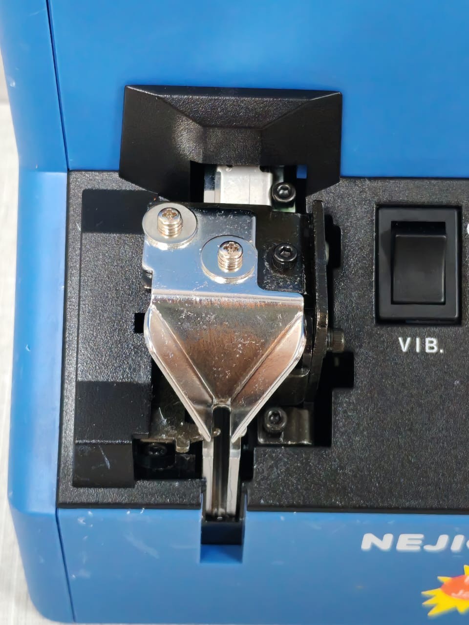 NEJICCO SAS-526IIV Nejicco Sony EMCS SAS-526IIV Screw Automatic Supplier 2.6 Screw Diameter DC12V 3