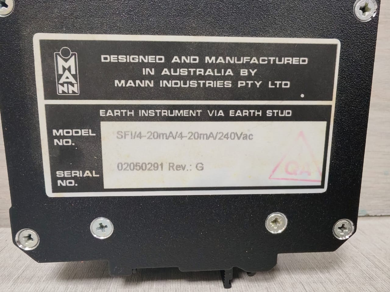 MANN SFI/4-20mA/240Vac REV.G MANN SFI/4-20mA/240Vac REV.G SINGLE CHANNEL ISOLATOR 6