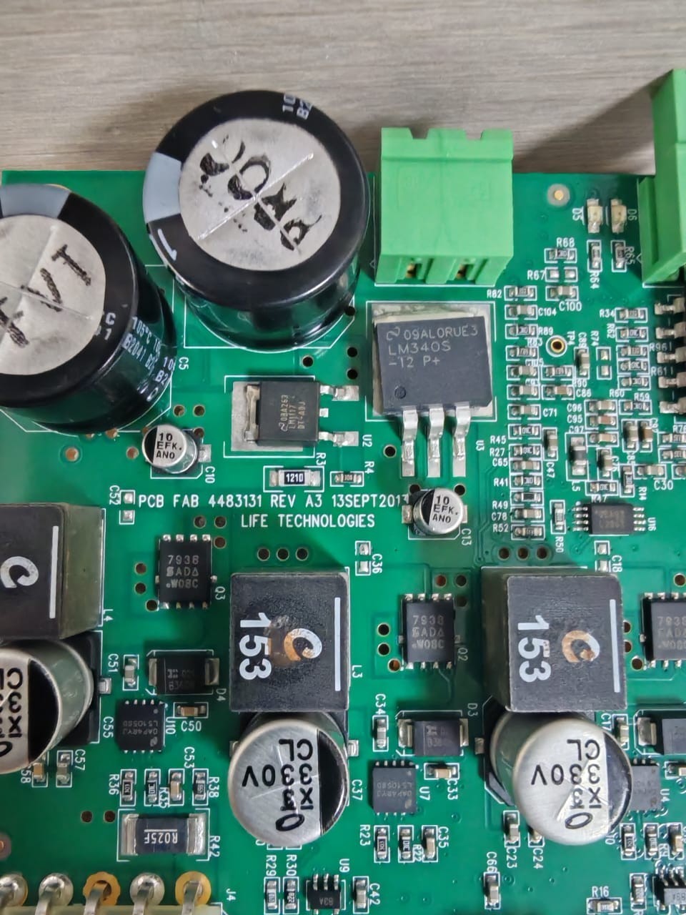 LIFE TECHNOLOGIES 100030400 LIFE TECHNOLOGIES 4483131 REV A3 P/N 100030400 REV.B PCB BOARD 4