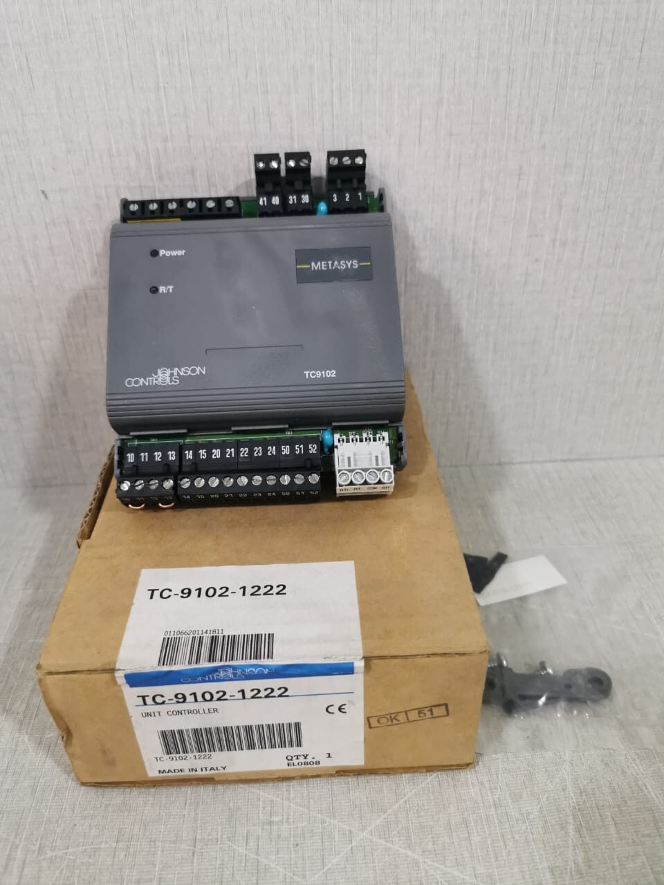 Johnson Controls TC-9102-1222 Johnson Controls Metasys TC-9102-1222 / TC9102 Fan Coil Unit Controller 3