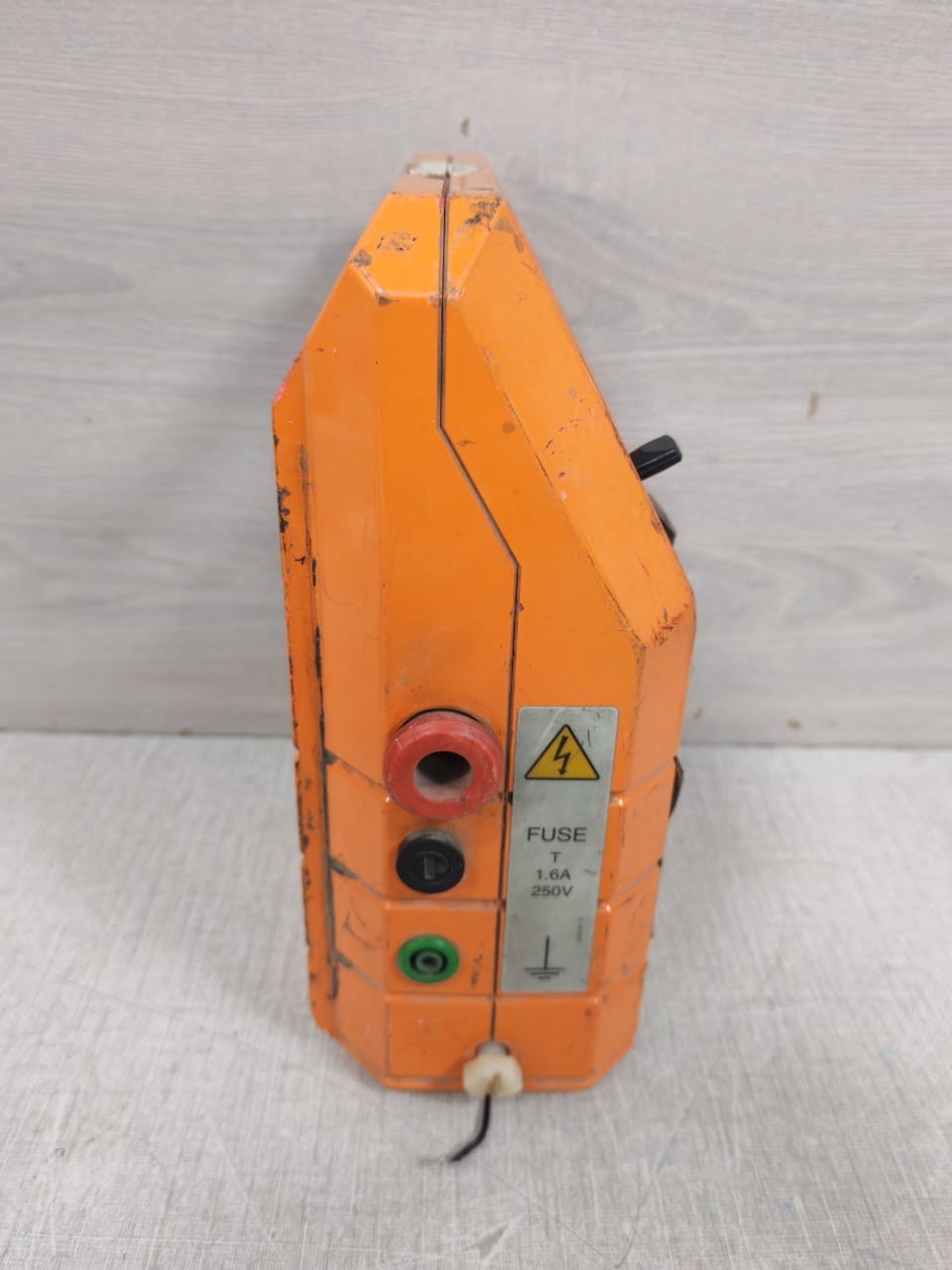 ELCOMETER ELCOMETER 136 ELCOMETER 136 DC PORTABLE HOLIDAY DETECTOR - WITHOUT BATTERY 9
