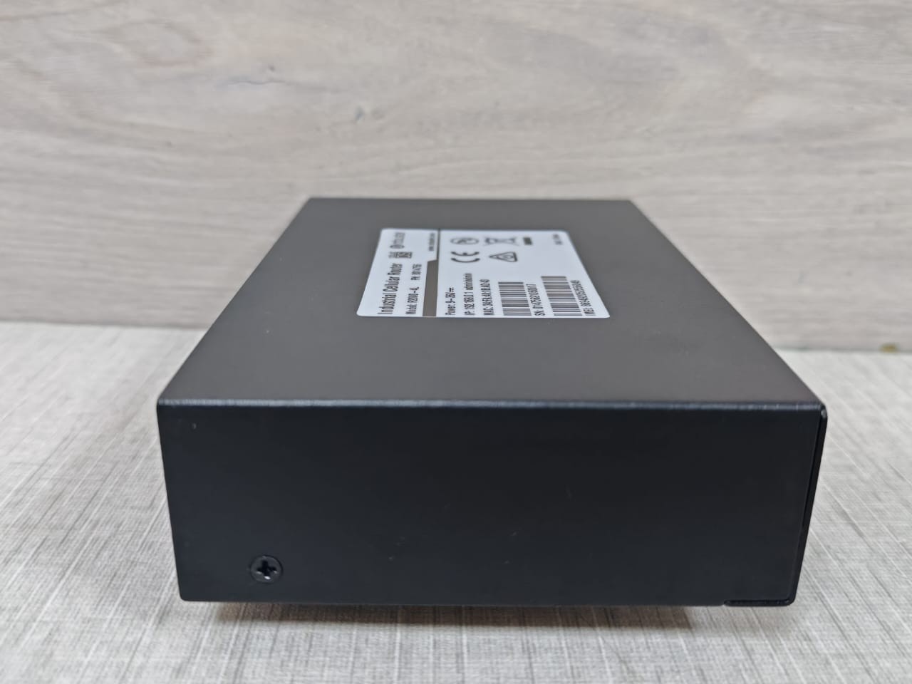 Robustel R2000-4L Robustel R2000-4L Industrial Cellular Router B014756 10
