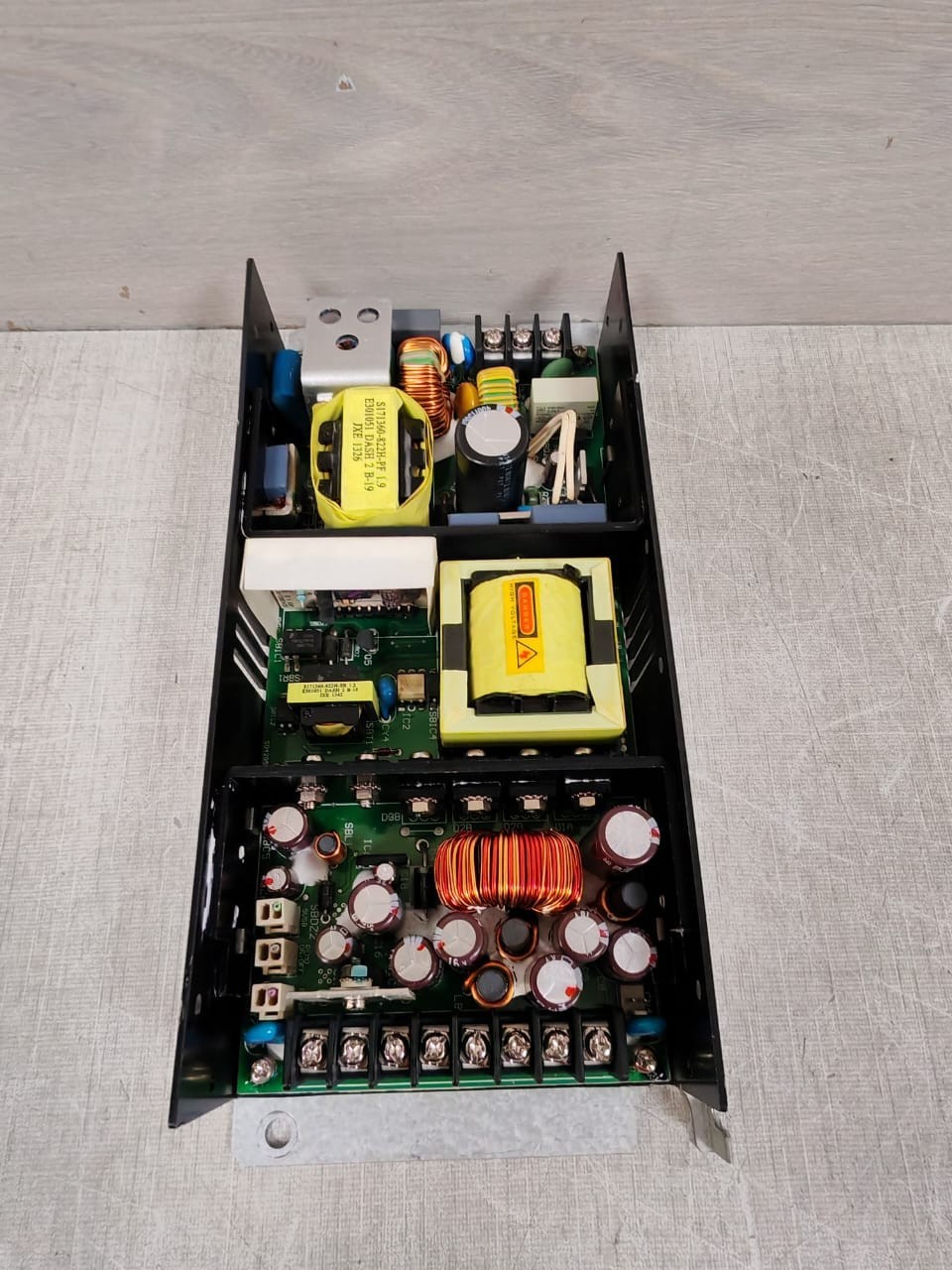 MAGIC POWER TECHNOLOGY MPI-822H MAGIC POWER TECHNOLOGY MPI-822H POWER SUPPLY 3