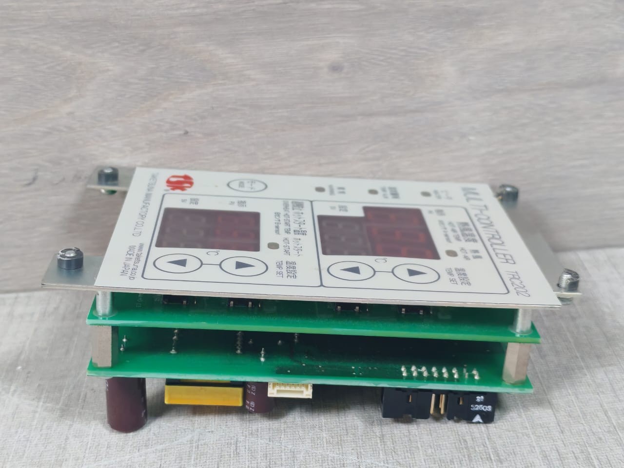 Taketsuna TRC202 Taketsuna TRC202 Multi-Controller Front Panel Display 3