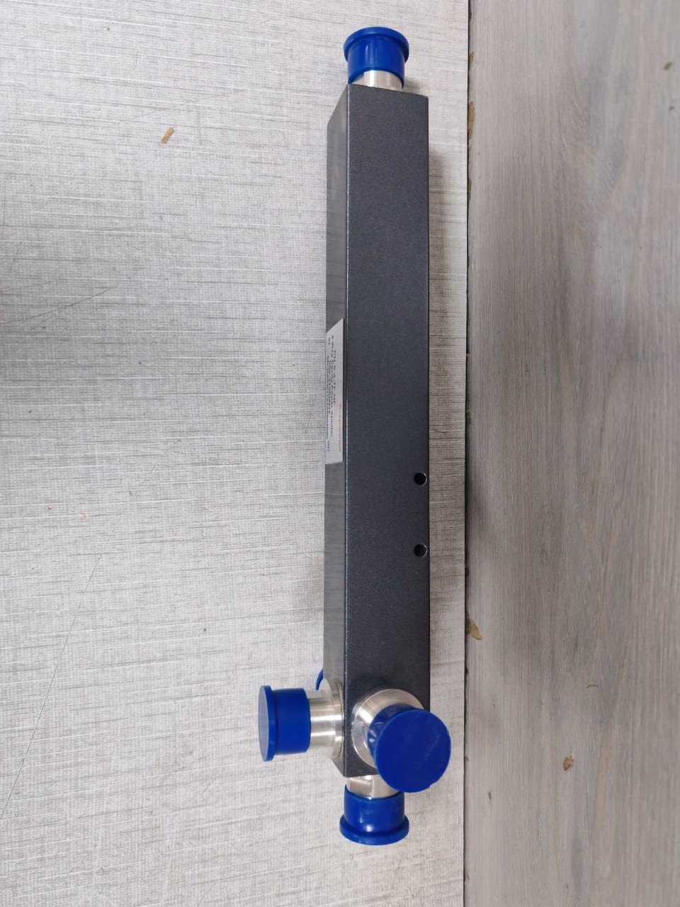 ROSENBERGER S-4-7F-NF ROSENBERGER S-4-7F-NF 4-WAY CAVITY POWER SPLITTER 800-2700MHz 7