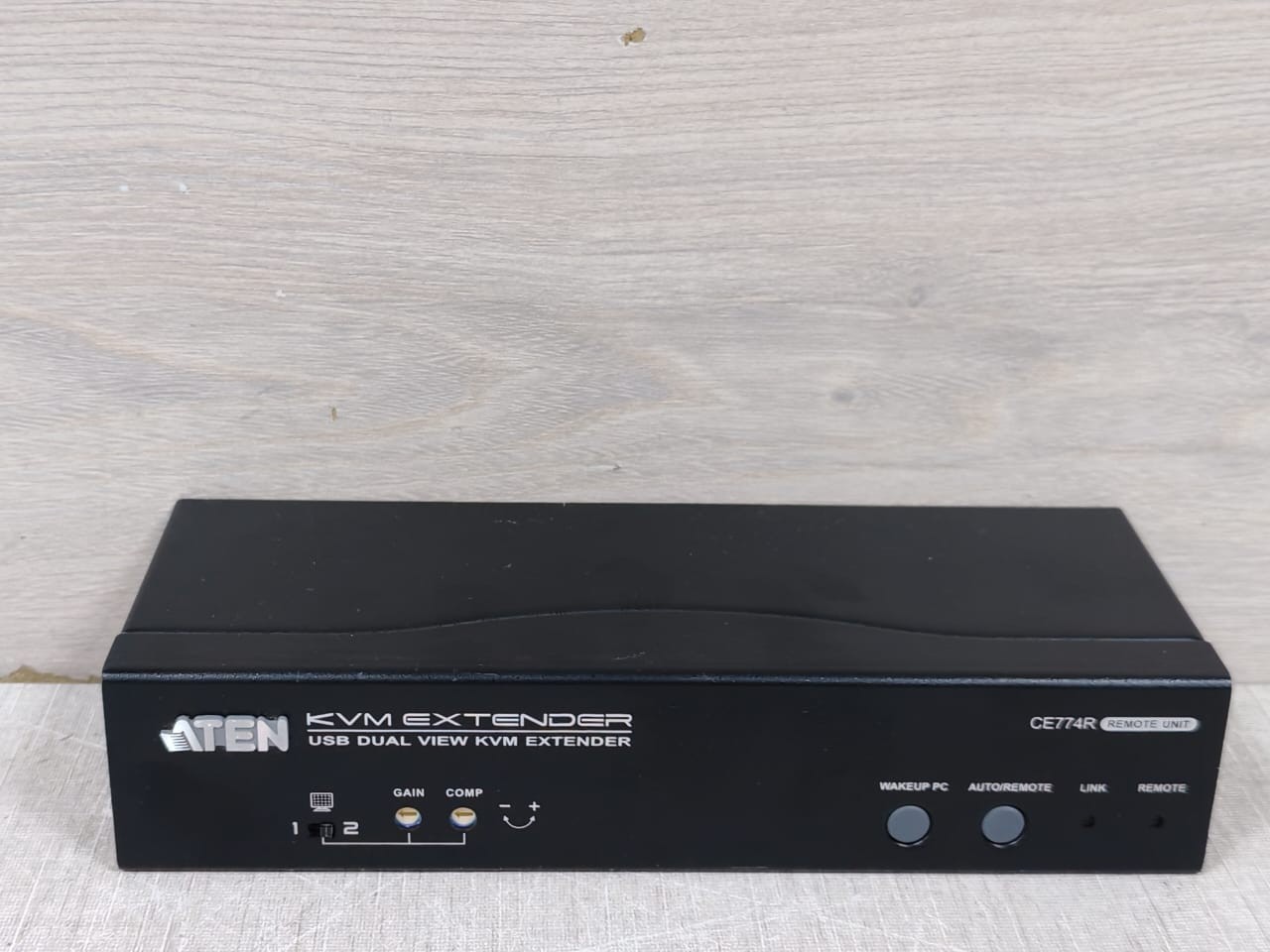 ATEN CE774R & CE774L ATEN CE774 USB Dual View KVM Extender (CE774R & CE774L) 2