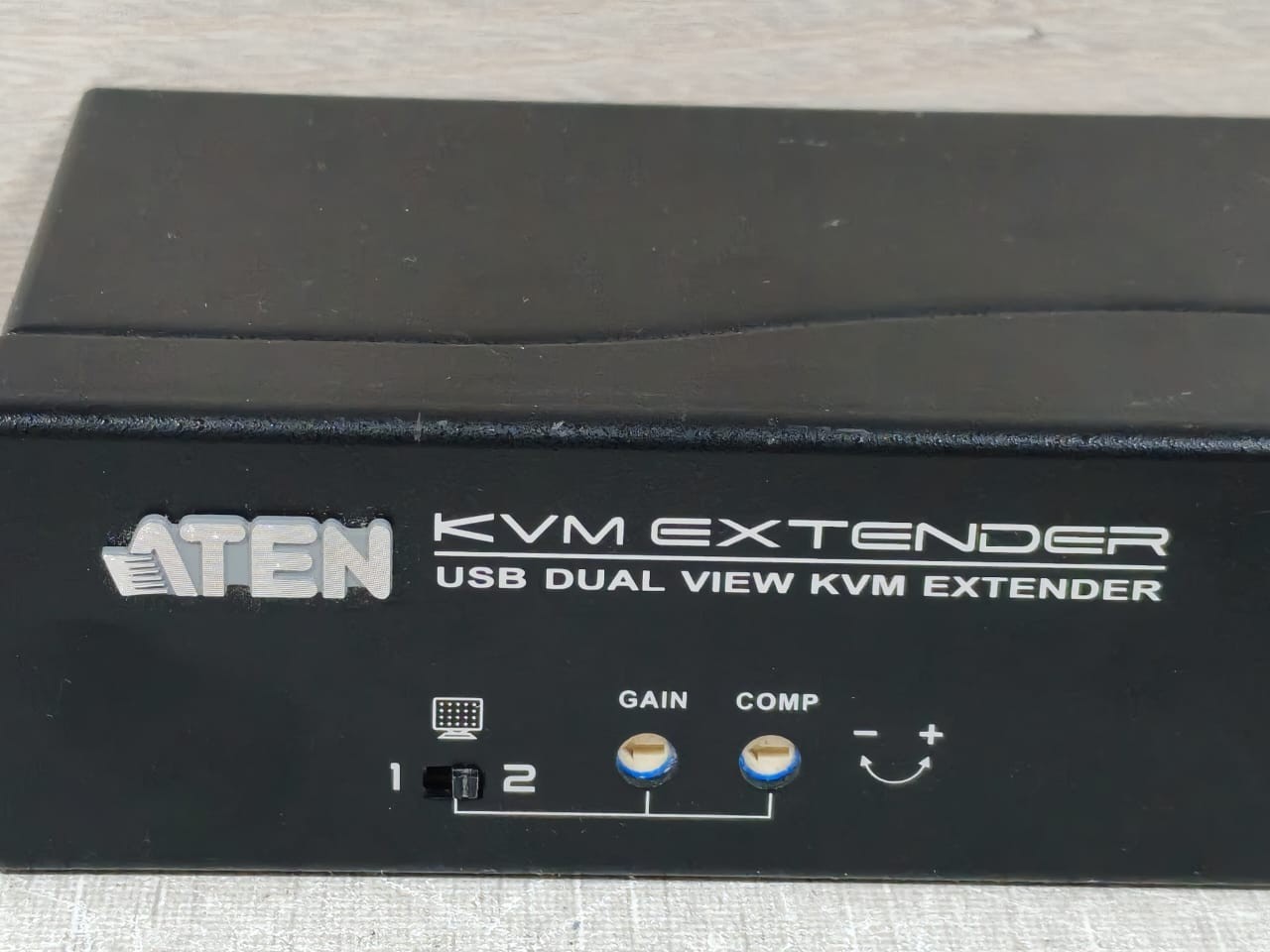 ATEN CE774R & CE774L ATEN CE774 USB Dual View KVM Extender (CE774R & CE774L) 3
