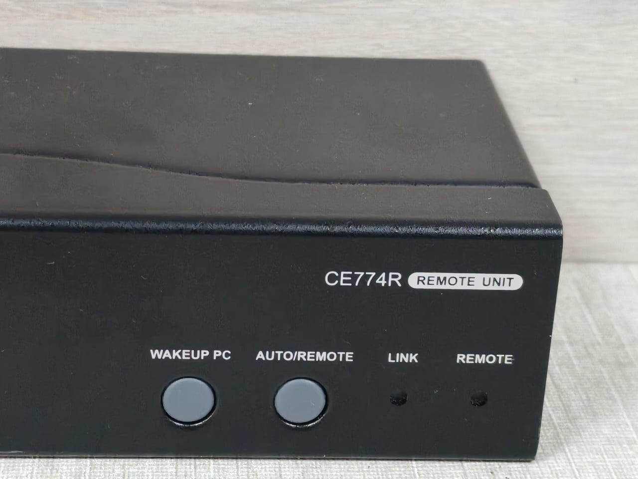 ATEN CE774R & CE774L ATEN CE774 USB Dual View KVM Extender (CE774R & CE774L) 4
