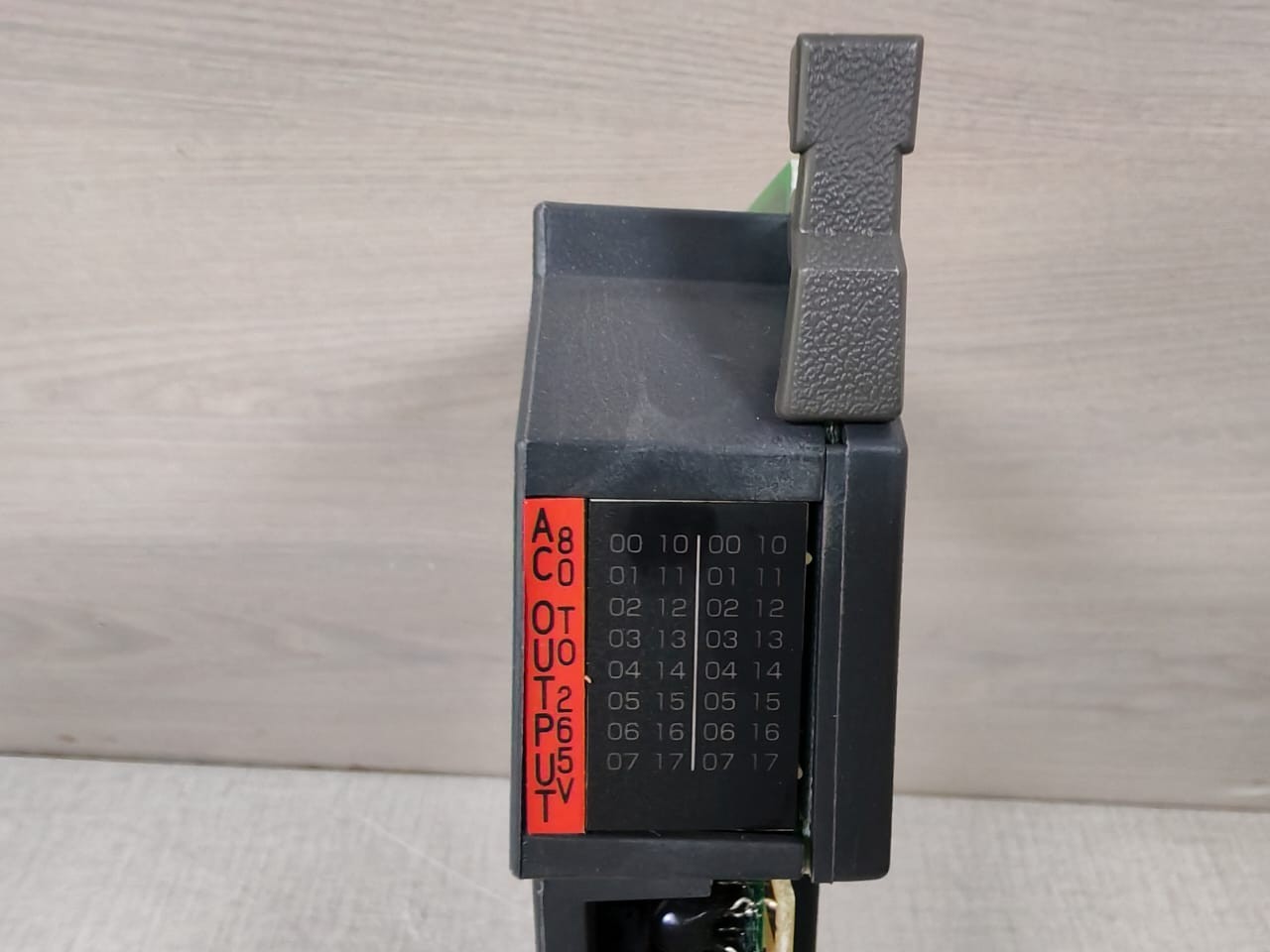 Allen-Bradley 95689701 Allen-Bradley 1771-0AN/ A Rev.D01 120/240 VAC Output Module 95689701 3