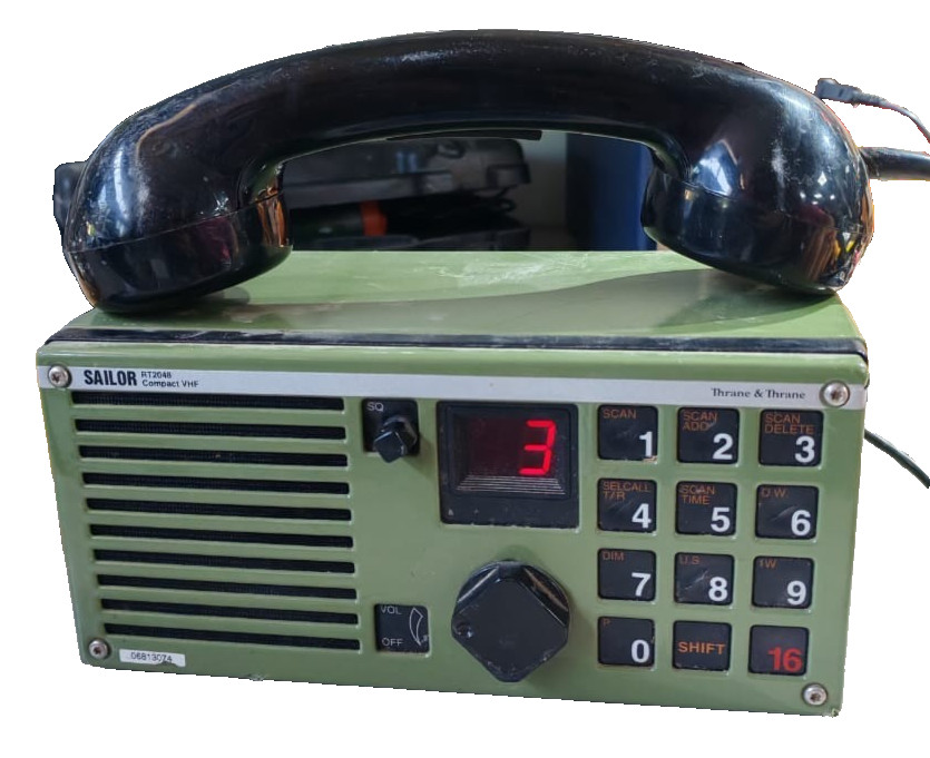 SAILOR RT2048 SAILOR RT2048 COMPACT VHF MARINE RADIO WITH TELEPHONE HANDSET 2