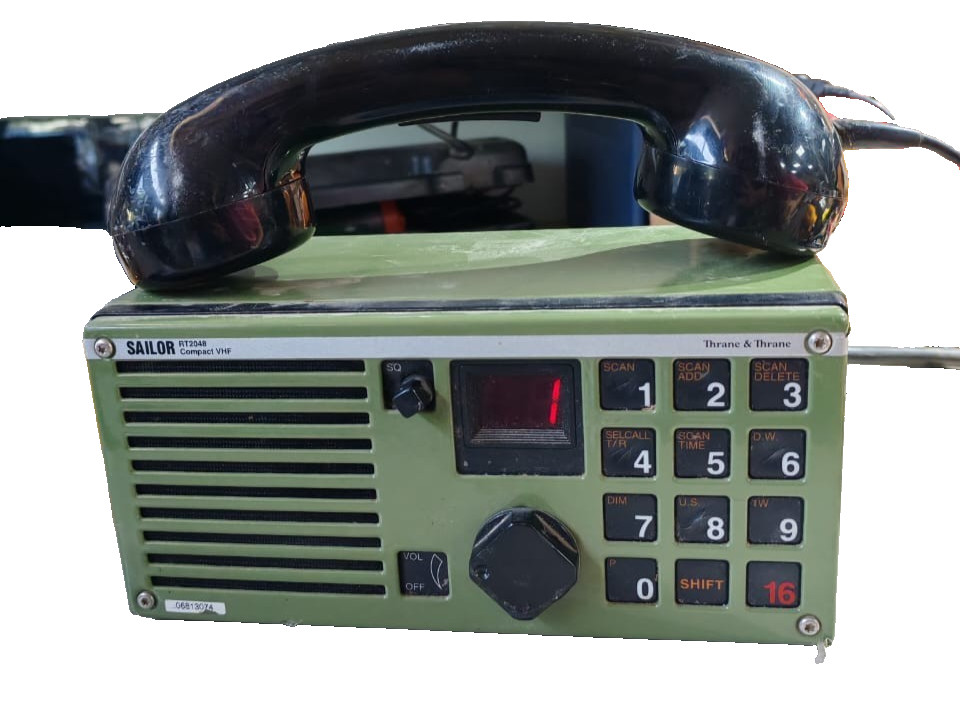 SAILOR RT2048 SAILOR RT2048 COMPACT VHF MARINE RADIO WITH TELEPHONE HANDSET 3