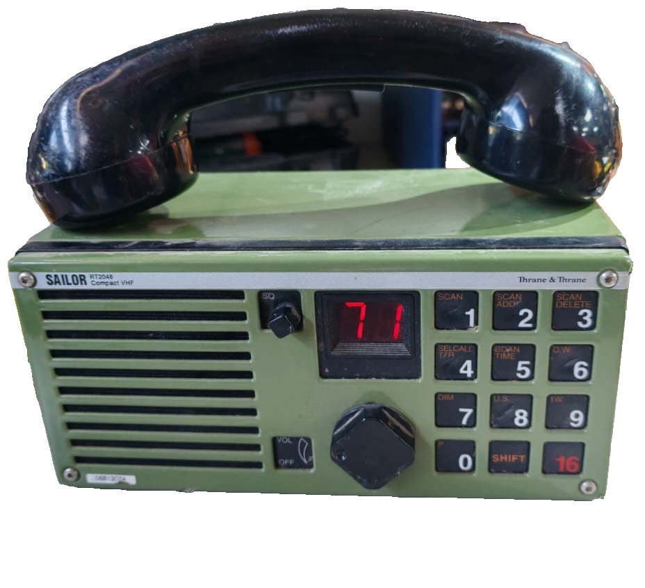 SAILOR RT2048 SAILOR RT2048 COMPACT VHF MARINE RADIO WITH TELEPHONE HANDSET 4