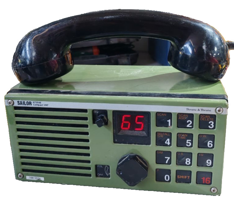 SAILOR RT2048 COMPACT VHF MARINE RADIO WITH TELEPHONE HANDSET