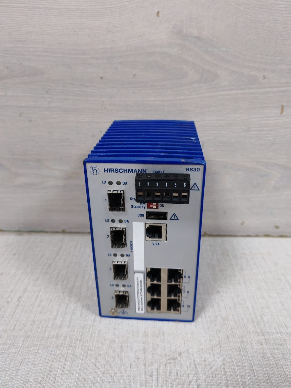 HIRSCHMANN RS30-0802OOZZSDHEHH09.0.04 HIRSCHMANN RS30-0802OOZZSDHEHH09.0.04 RAIL SWITCH - TRIED & TESTED 8