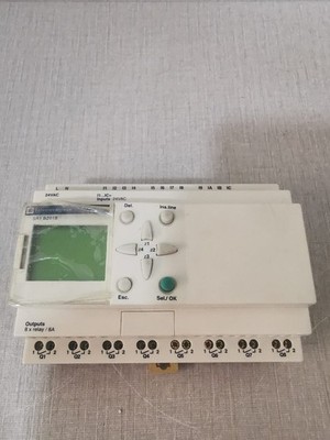 Schneider Electric B201B Telemecanique SR1 B201B V1.7SMART RELAY W/ CLOCK MODULE PROGRAMMABLE RELAY 24VAC 4