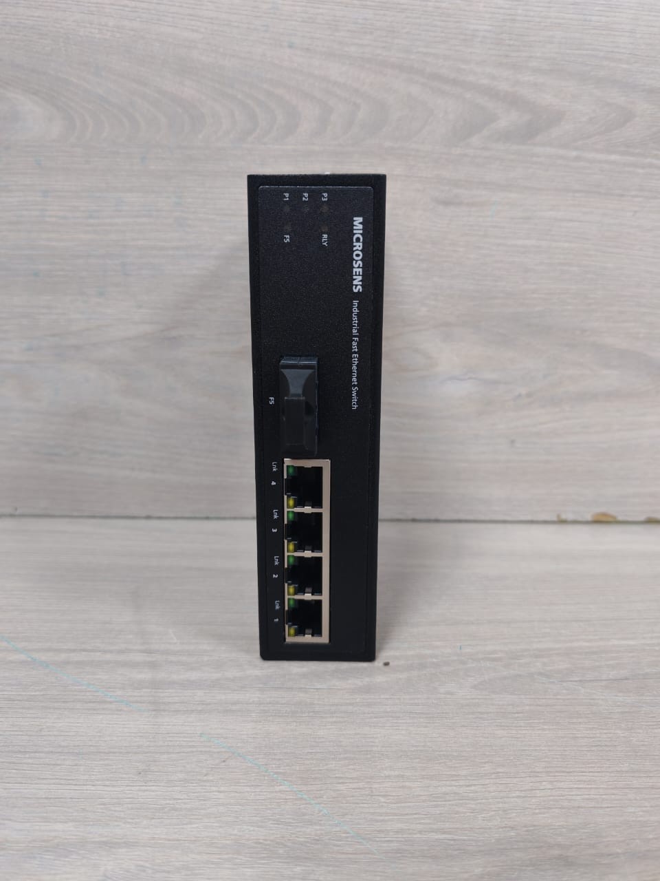 MICROSENS MS657104X MICROSENS MS657104X INDUSTRIAL FAST ETHERNET SWITCH 4X10/100T 1X100FX 2