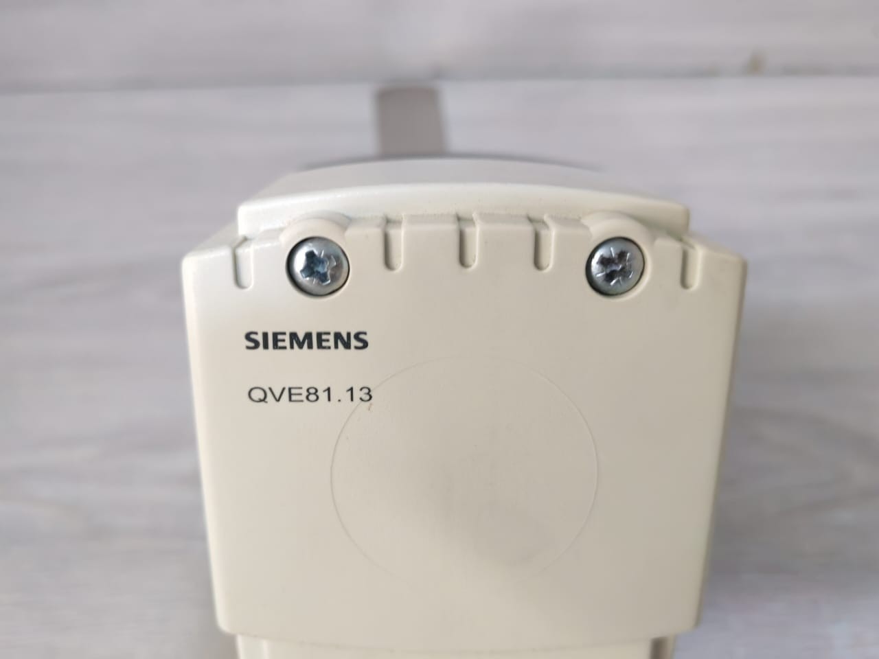 Siemens QVE81.13 Siemens QVE81.13 Flow switch for use in hydraulic systems 3