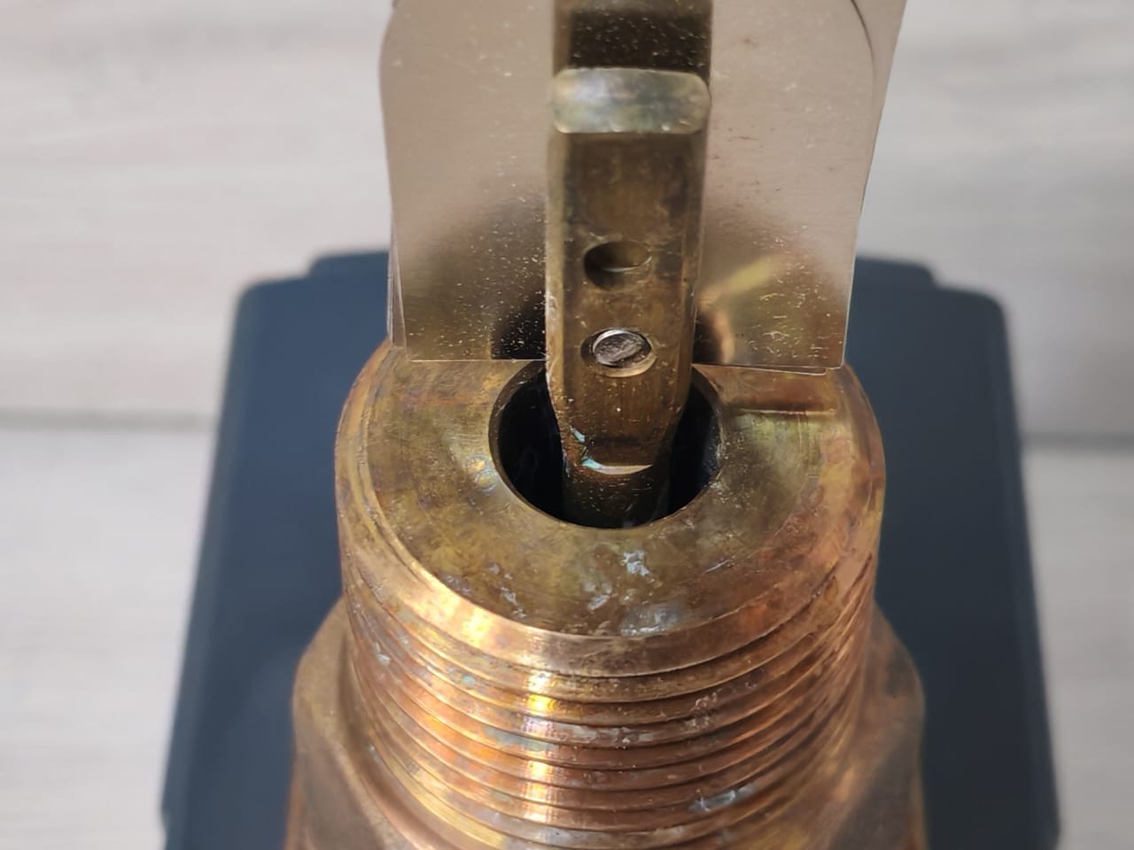 Siemens QVE81.13 Siemens QVE81.13 Flow switch for use in hydraulic systems 10