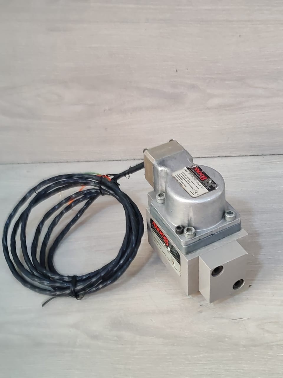 Moog 771K200-2 MOOG CONTROLS 771K200-2 ELECTROHYDRAULIC SERVO VALVE 2