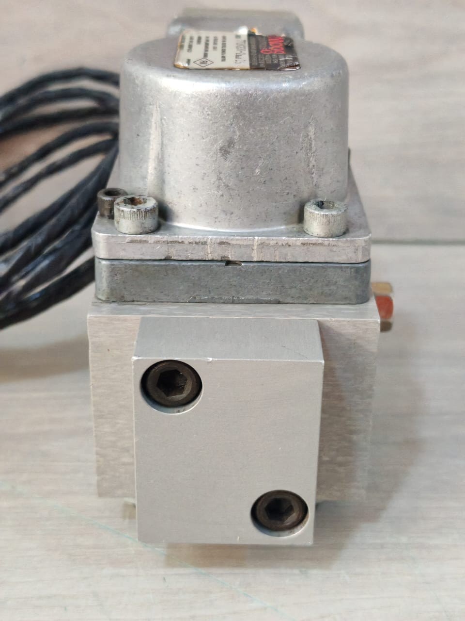 Moog 771K200-2 MOOG CONTROLS 771K200-2 ELECTROHYDRAULIC SERVO VALVE 8