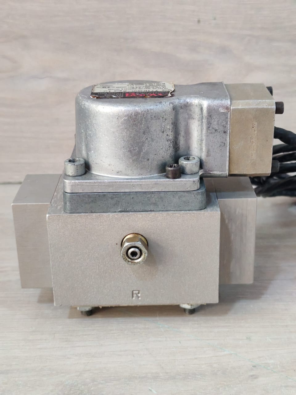 Moog 771K200-2 MOOG CONTROLS 771K200-2 ELECTROHYDRAULIC SERVO VALVE 9