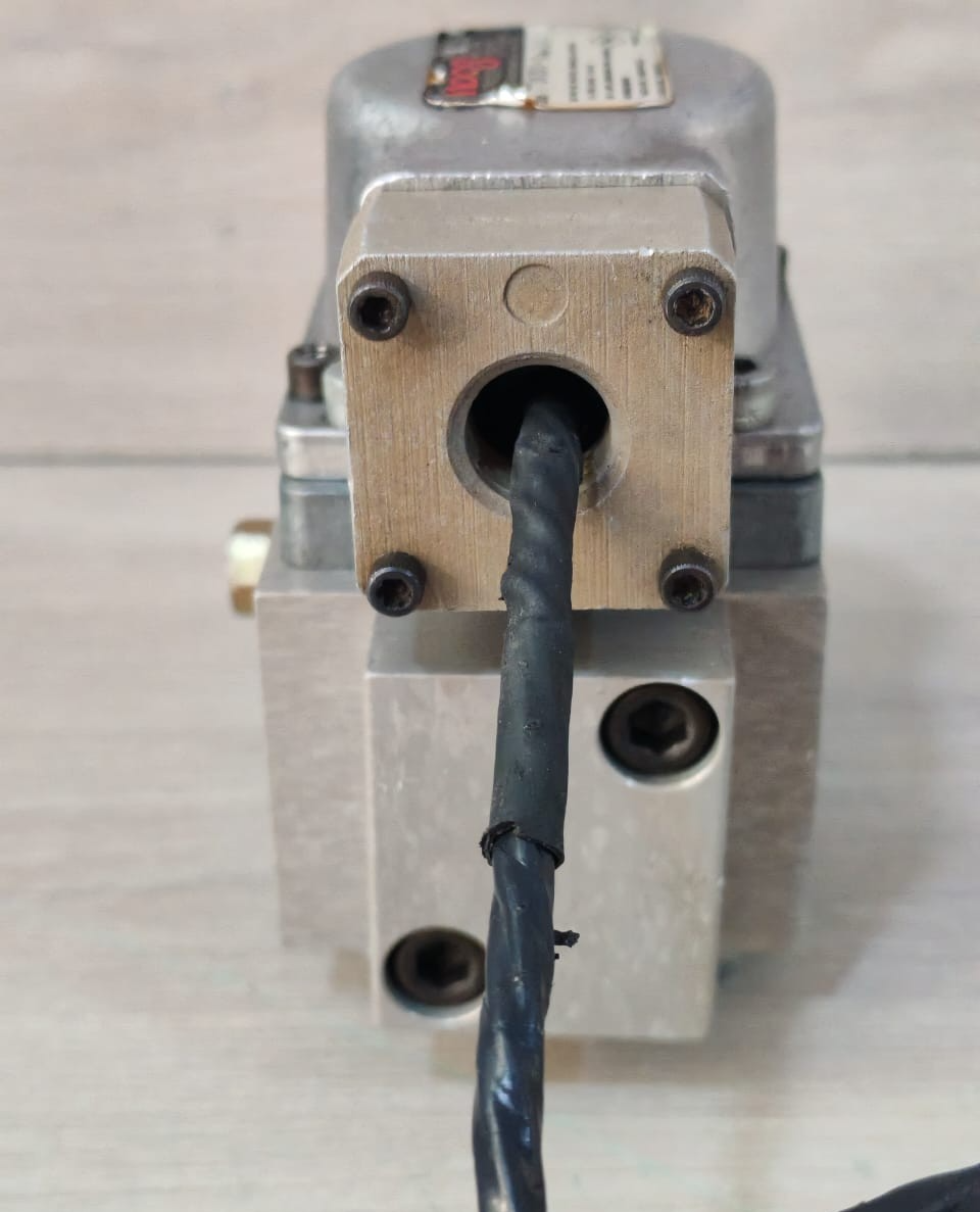 Moog 771K200-2 MOOG CONTROLS 771K200-2 ELECTROHYDRAULIC SERVO VALVE 10
