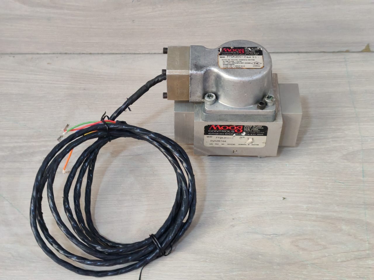 MOOG CONTROLS 771K200-2 ELECTROHYDRAULIC SERVO VALVE