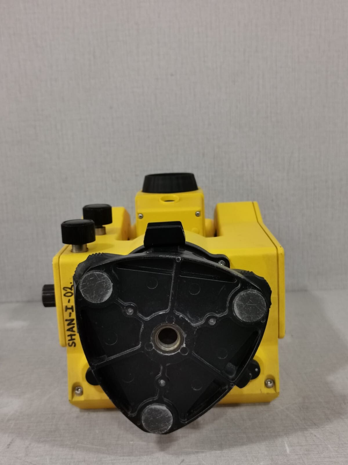 GEODOLITE GDM-504-571 GEODOLITE GDM 504 571 145 070 TOTAL STATION WITH 2 BATTERIES 10