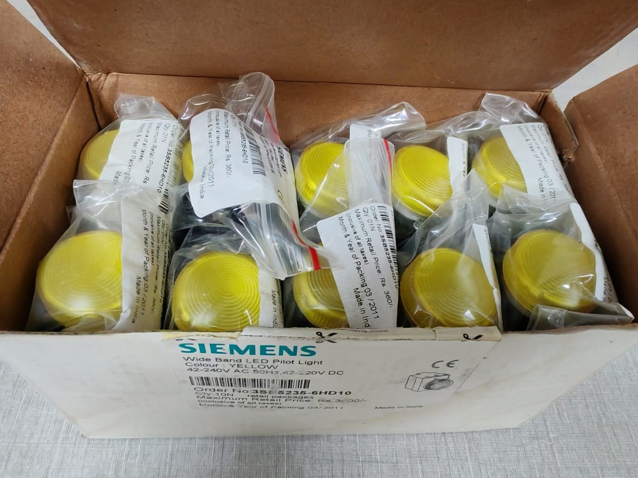 Siemens SIEMENS-3SB5235-6HD10 SIEMENS 3SB5235-6HD10 YELLOW WIDE BAND LED PILOT LIGHT (1 BOX 10PCS.) 4