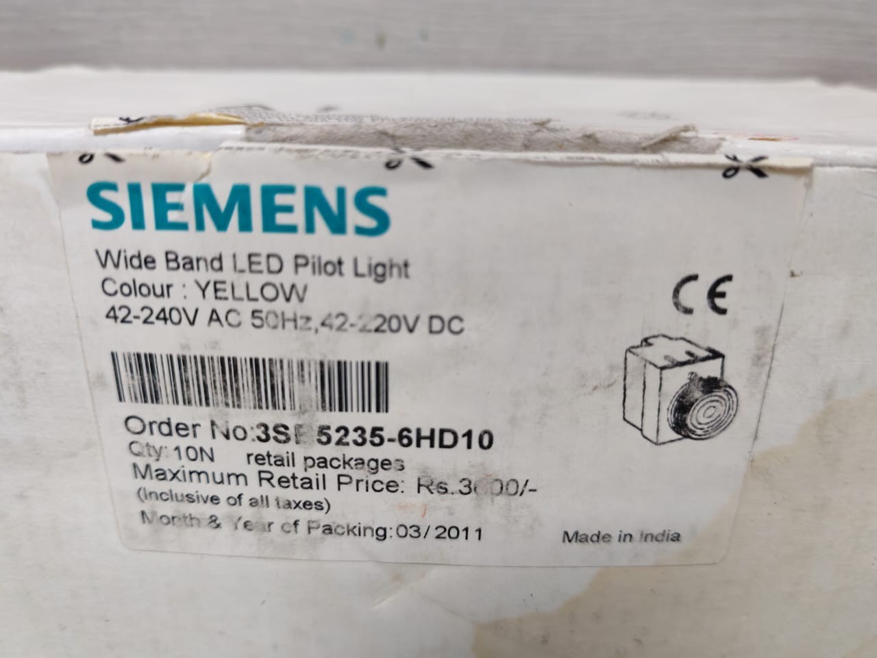 Siemens SIEMENS-3SB5235-6HD10 SIEMENS 3SB5235-6HD10 YELLOW WIDE BAND LED PILOT LIGHT (1 BOX 10PCS.) 10