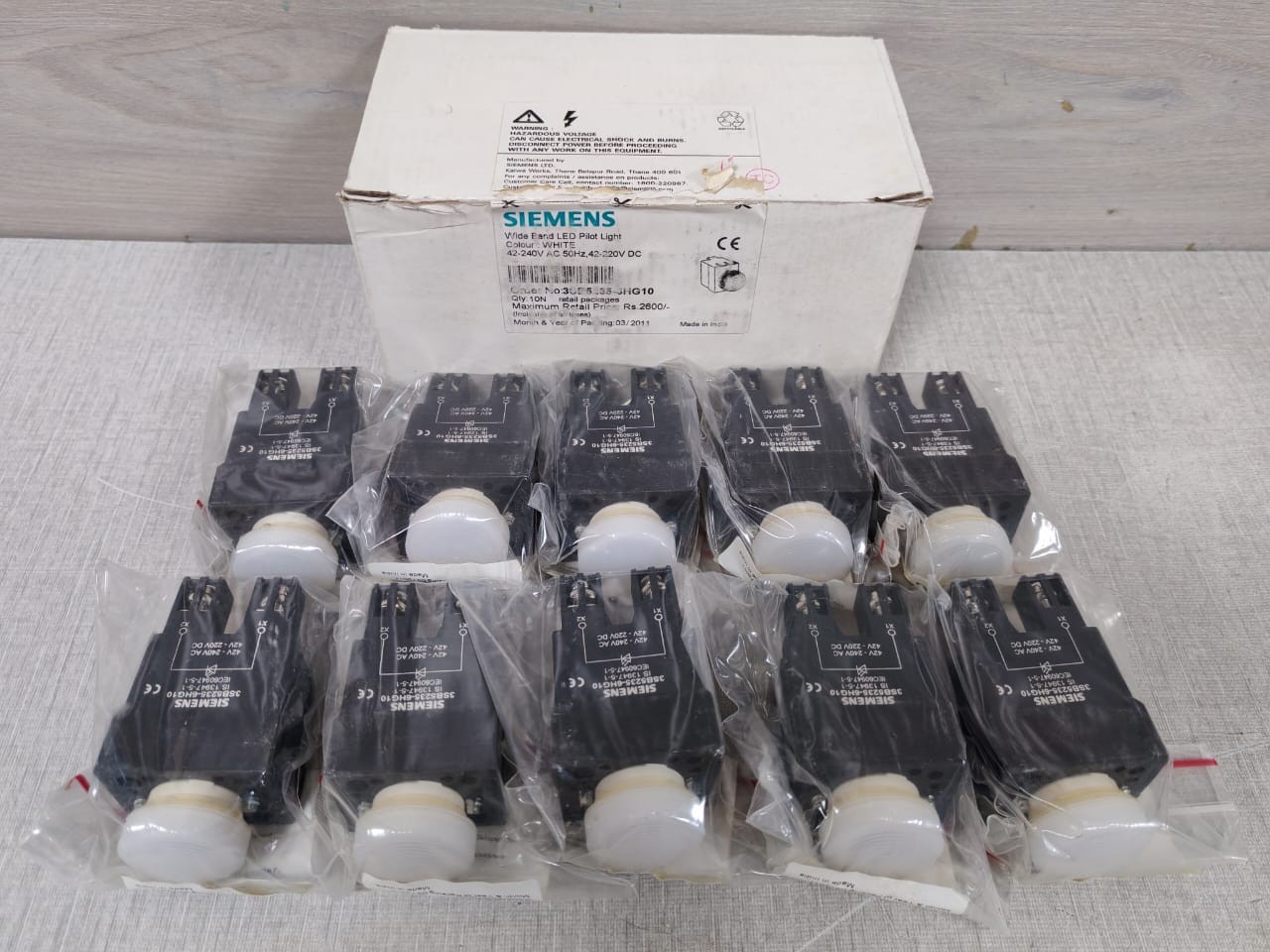 Siemens SIEMENS-3SB5235-6HG10 SIEMENS 3SB5235-6HG10 WHITE WIDE BAND LED PILOT LIGHT (1 BOX 10PCS.) 2